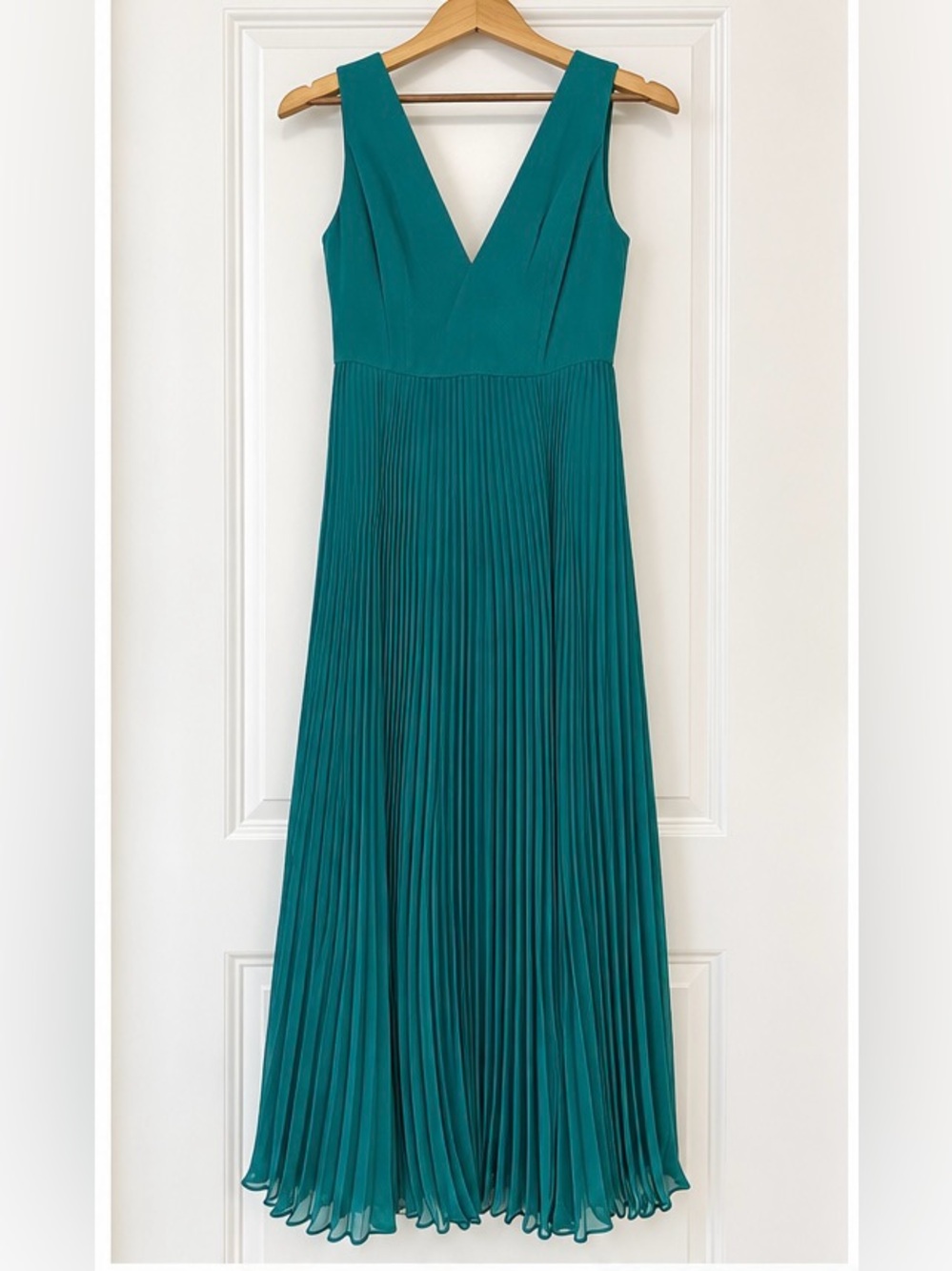 Alice + Olivia Teal Plunge V-Neck Pleated Maxi
